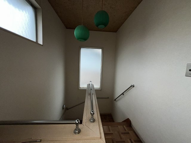 中古住宅　芥見南山1丁目の内装|2階　階段
