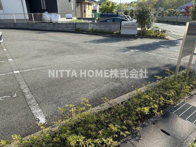 福知山市駒場新町１丁目のアパートの駐車場|敷地内駐車場です◇