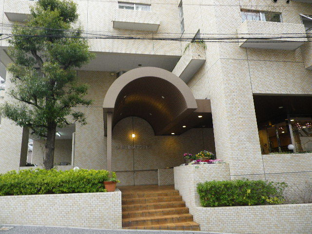 朝日動坂マンションのエントランス|朝日動坂マンション：「西日暮里」駅徒歩９分！