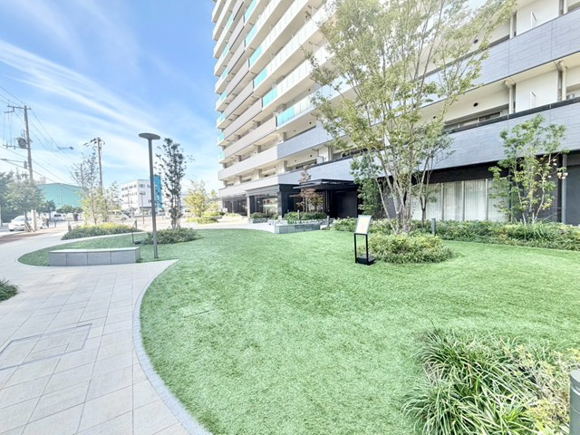 【中庭】 | ハルモシティ | エイブルだけの嬉しいサービス、ご用意しております。詳細は、お気軽に当社までお問合せ下さいませ！