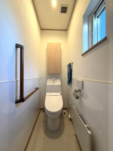 厚別東1条6丁目のトイレ|窓付のトイレです！