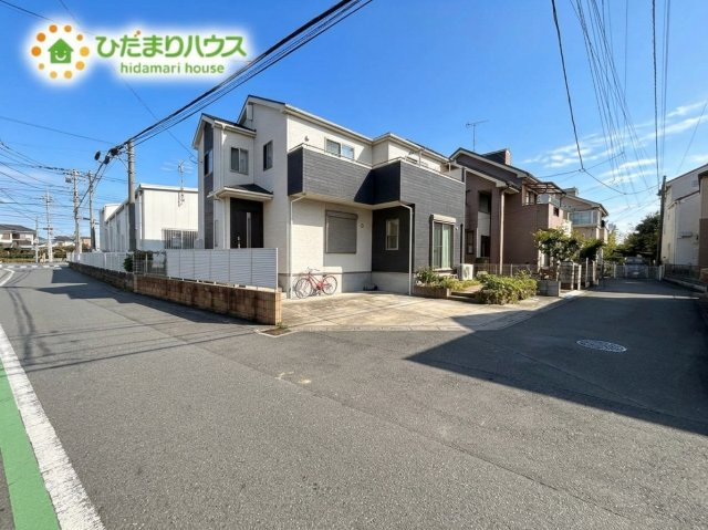 上尾市大谷本郷　中古戸建の前面道路含む現地写真|※一部加工しています