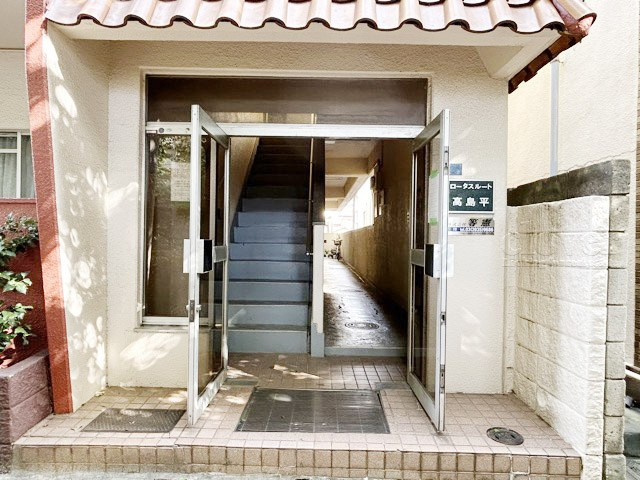 【エントランス】 | ロータスルート高島平 | マンションの「顔」ともいうべきエントランス部分です。～即日のご見学可能～　お問合せはお気軽に。