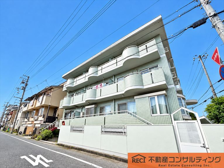 ラフォーレ甲子園の外観|家族時間を楽しく過ごせる22帖のLDK！