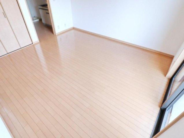 大和市深見のアパートの居間・リビング