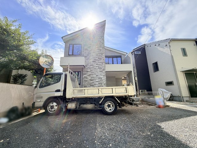 【外観】 | 練馬区貫井三丁目　新築一戸建住宅　全1棟　（成増店） | 富士見台駅周辺の買い物環境は日常生活に必要な店舗が充実しています。