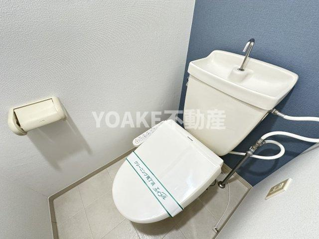 メゾンケイユーのトイレ|別の階の写真となります。現況優先。