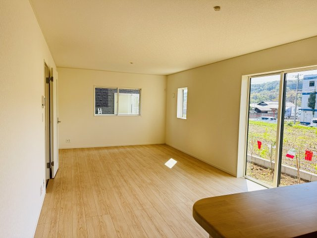 八王子市　宮下町　新築一戸建て　５期の内装|～城を基調とした明るい室内～