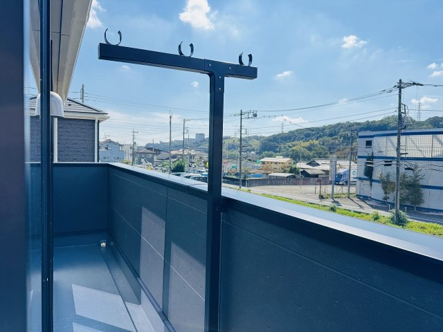 八王子市　宮下町　新築一戸建て　５期のバルコニー|～南向きの明るいバルコニーです～