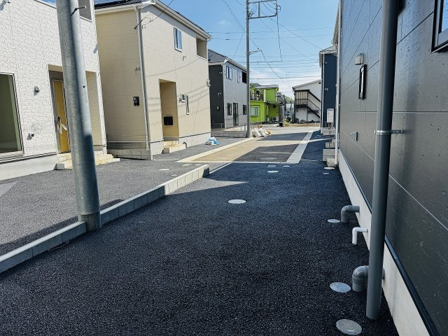 八王子市　宮下町　新築一戸建て　５期の前面道路含む現地写真|～東側4.5ｍ・道路に面しています～