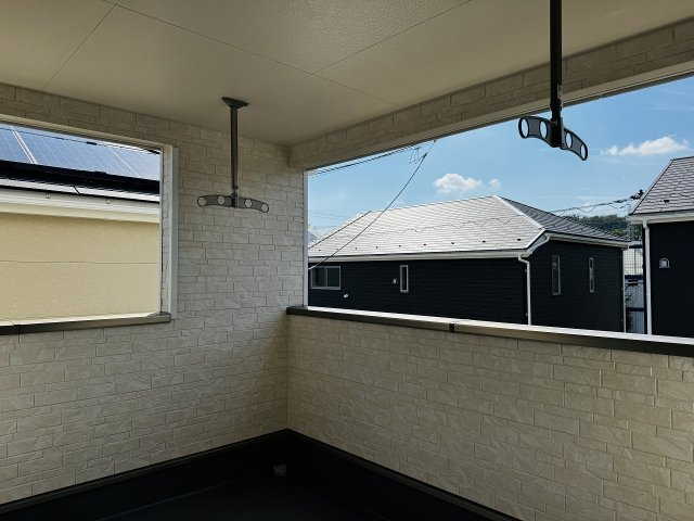 八王子市　宮下町　新築一戸建て　５期のバルコニー|～急な雨も安心のインナーバルコニーです～