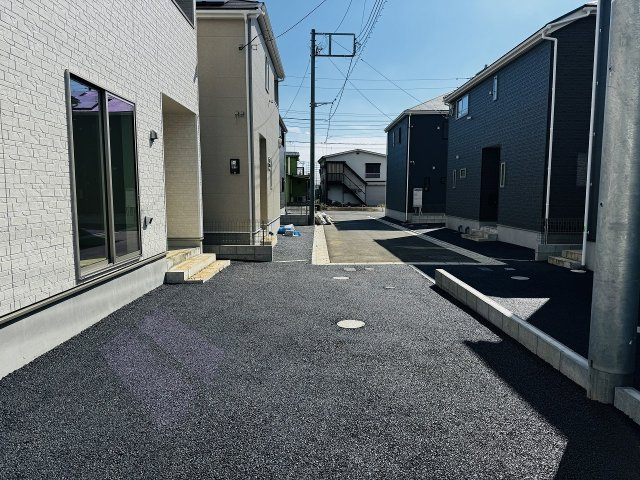 八王子市　宮下町　新築一戸建て　５期の前面道路含む現地写真|～東側4.5ｍ・道路に面しています～