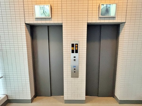 エレベーターには防犯モニターが付いておりますので、安心です