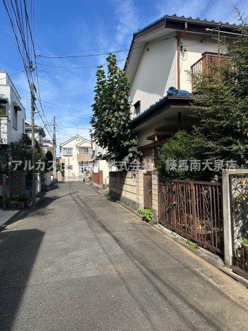 練馬区石神井台6丁目　土地　西武池袋線　大泉学園の前面道路含む現地写真