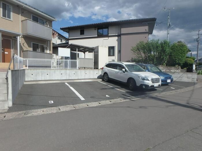 グローリアの駐車場