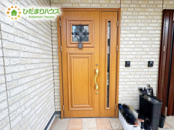 上尾市大谷本郷　二世帯中古戸建の玄関|2F玄関です。
