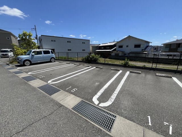 ラ・プレールⅡの駐車場