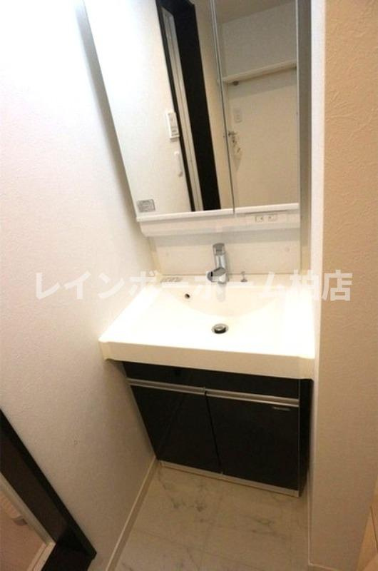 特典：仲介手数料が不要です‼の洗面所