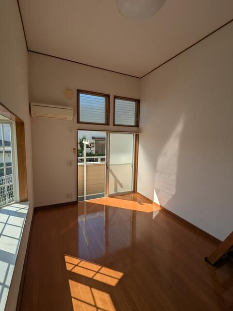 中里ＩＲＩＳの居間・リビング