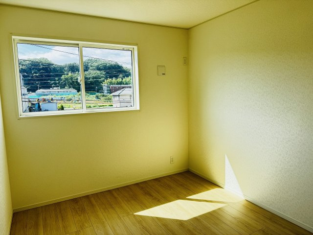 八王子市　宮下町　新築一戸建て　５期の洋室|～2階バルコニーに面している6帖の洋室です～
