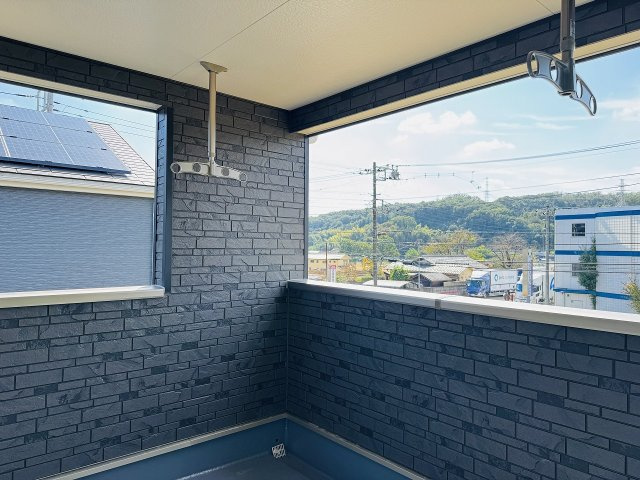 八王子市　宮下町　新築一戸建て　５期のバルコニー|～急な雨も安心のインナーバルコニーです～