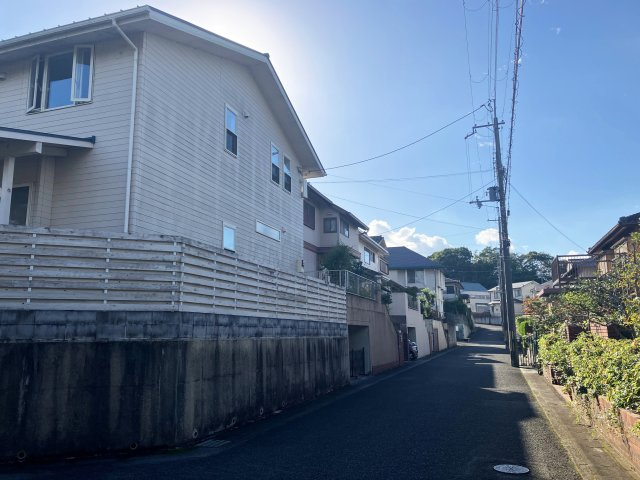 【前面道路含む現地写真】 | 南つつじヶ丘大葉台一丁目 一戸建