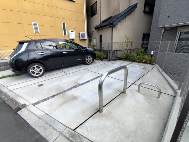 クラウディウスの駐車場