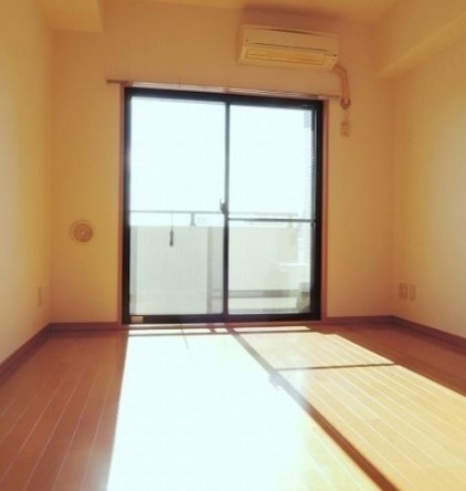 大田区大森本町２丁目の賃貸マンションの居間・リビング