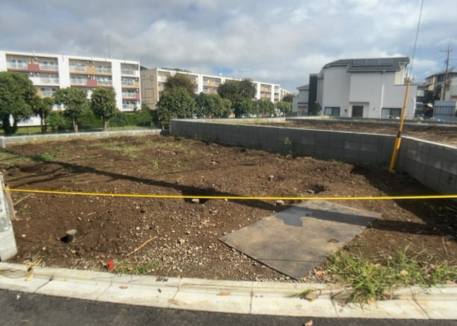 【庭】 | 本町田新築戸建 | 庭があることでガーデニングや家庭菜園はもちろん、こどもの遊び場やペットを放して遊ぶことができます。また、家の周囲に余裕があるということです。隣地との間があれば、十分な日当たりと、風通しが確保できます。
