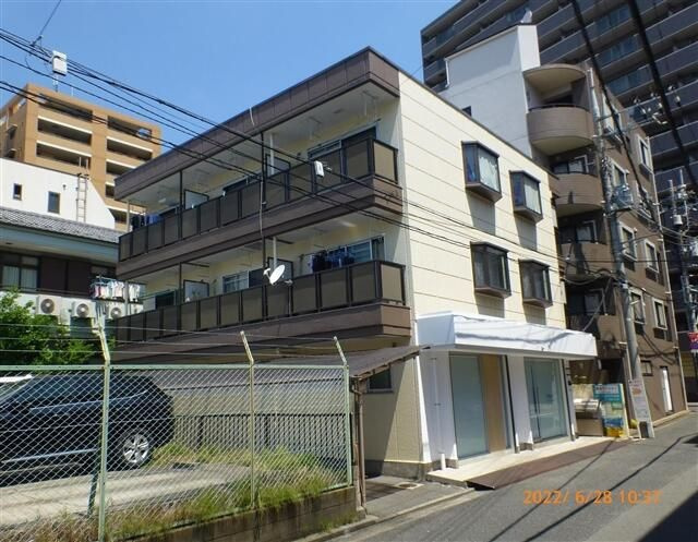 鈴木マンションの外観