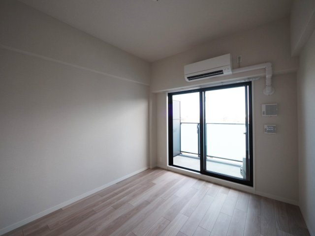 大阪市東淀川区小松１丁目の賃貸マンションの居間・リビング