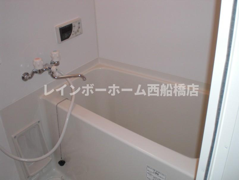 習志野市大久保１丁目のアパートの浴室