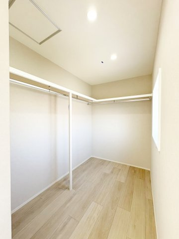 招提南町の収納|季節物の入れ替えがラクラクのウォークインクローゼット♪(2026年9月撮影)