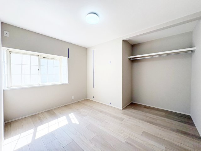招提南町の洋室|たっぷりの陽光と心地よい風が舞い込む住まい♪(2026年9月撮影)