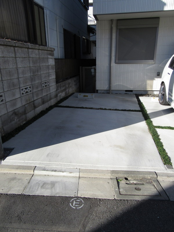ブランシールⅡの駐車場