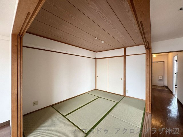 ダイアパレス道三町の和室|リビング横にある和室。家族でごろんとくつろげる空間です