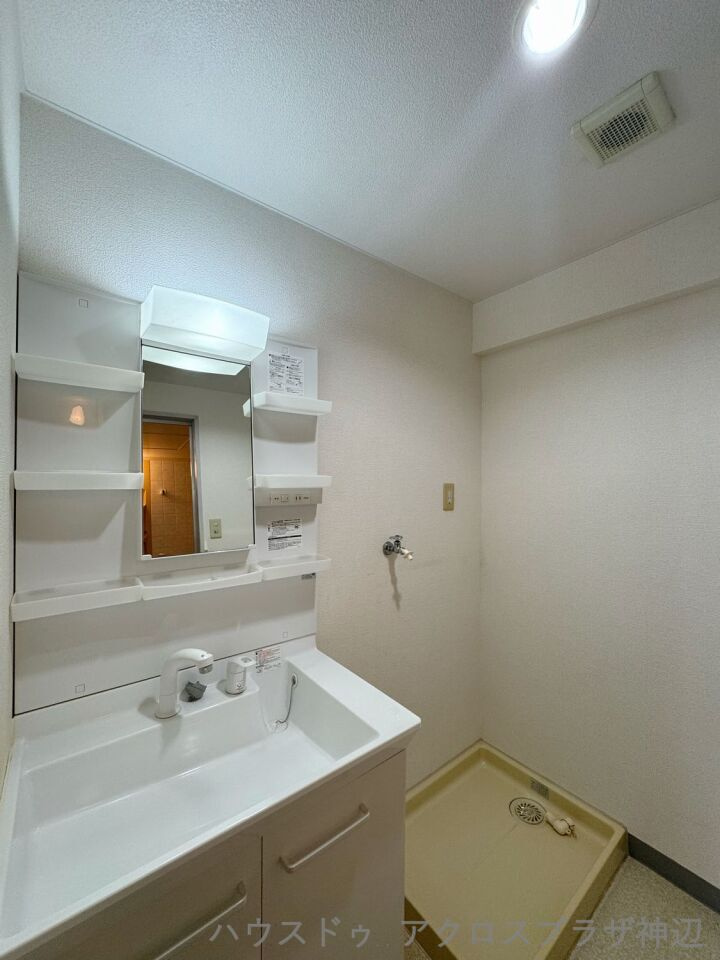 ダイアパレス道三町の洗面所|洗面からお化粧まで！忙しい朝の準備にぴったりな洗髪洗面化粧台付き