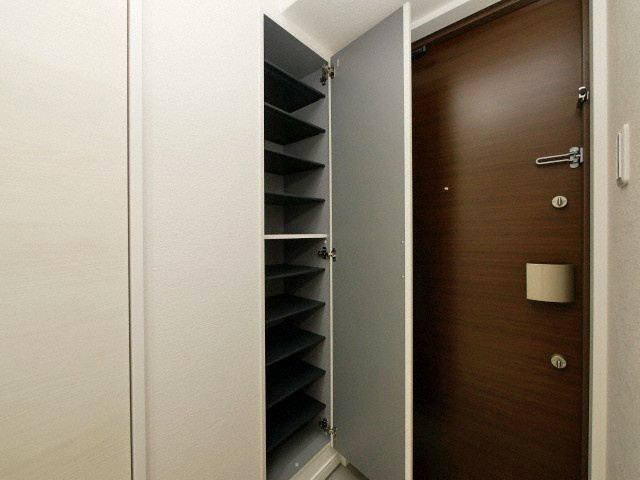 大阪市都島区中野町３丁目の賃貸マンションの収納