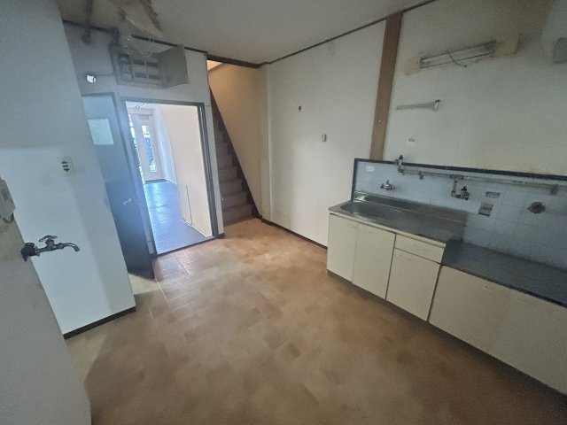 東新町2階建て兼テナント住宅のその他