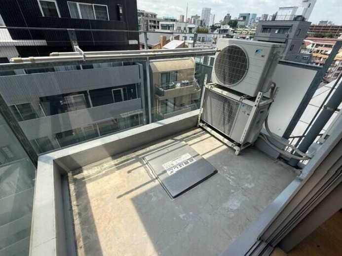 港区麻布十番２丁目の賃貸マンションの駐車場