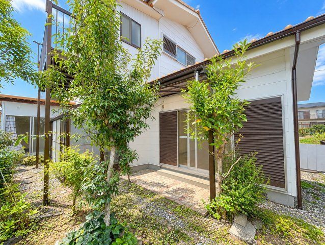 茂原市北塚　中古戸建の庭|※画像の一部はAIを用いて加工・編集しています。実際の状況と異なる場合がありますので、ご了承下さい。