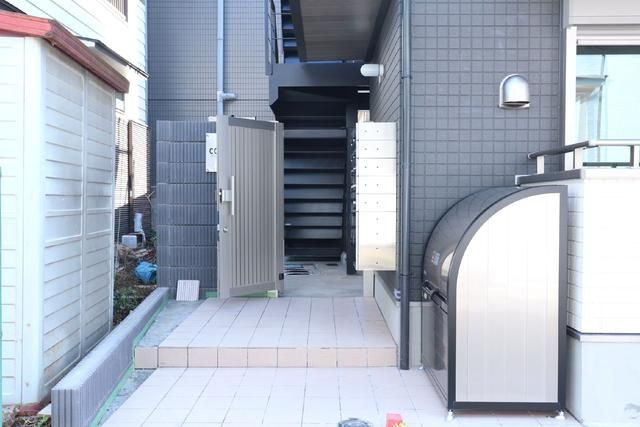 コンフィア目黒本町のエントランス