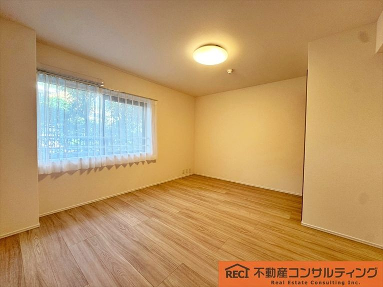 御影山手アーバンライフの洋室