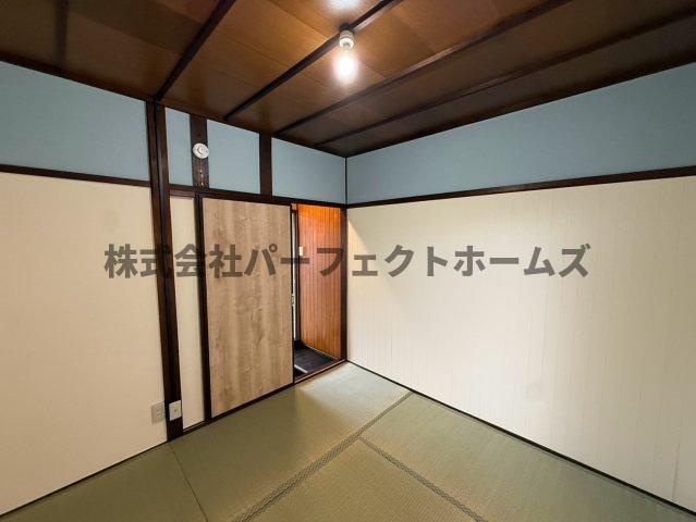 都丘町テラスハウス　賃貸の和室|落ち着いた雰囲気の和室付きです