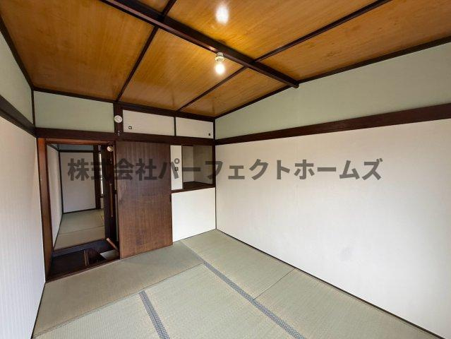 都丘町テラスハウス　賃貸の和室|和室ならではの温かな和の空間で寛ぎの時間を過ごせます