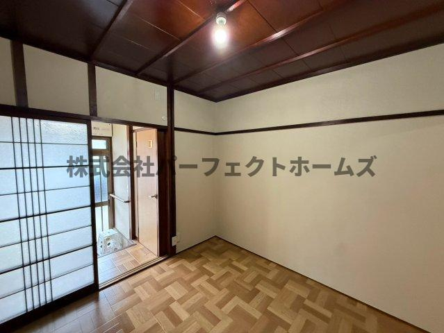 都丘町テラスハウス　賃貸の居間・リビング|居間です