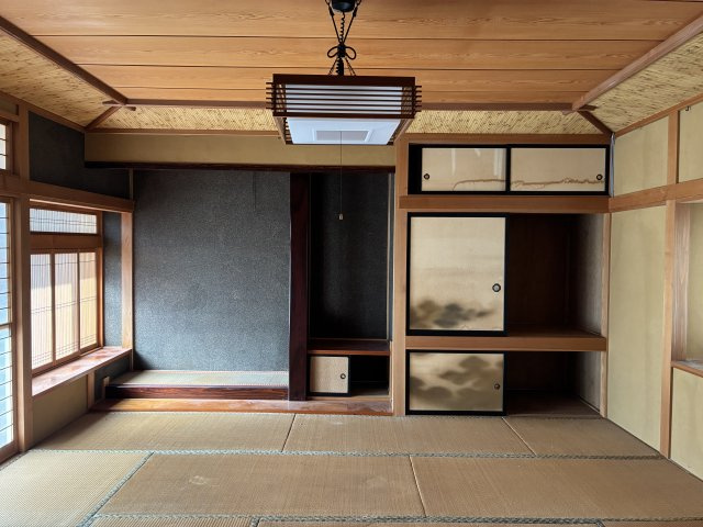 米沢市林泉寺１丁目　二階建て中古住宅