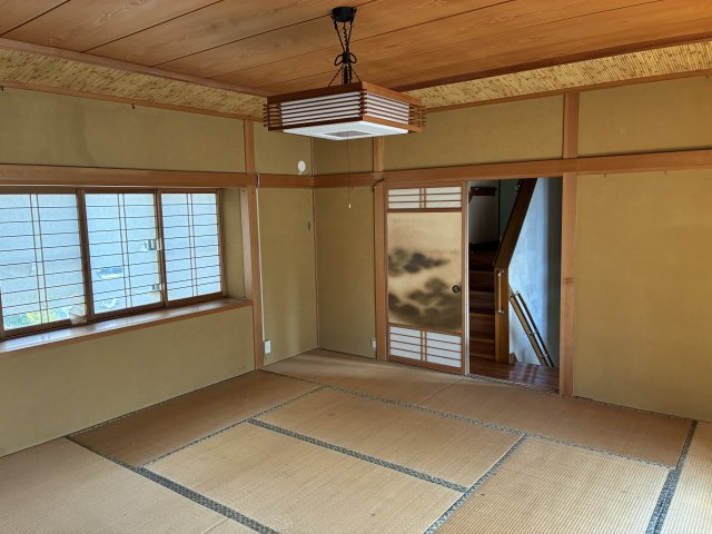 米沢市林泉寺１丁目　二階建て中古住宅