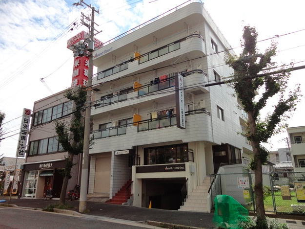 アバントコート摩耶(旧ハイツ芳洋)の外観