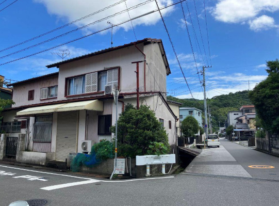 「小学校近く」高知市北竹島町　売地　建築条件無しの周辺|建物と道路の位置関係が分かる一枚。住まいや出入口の配置を考えながら、現地をご覧ください。